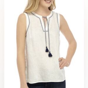 Crown & Ivy White Sleeveless 100% Linen Notch Front Tasseled Blue Trim Tank Sz.S